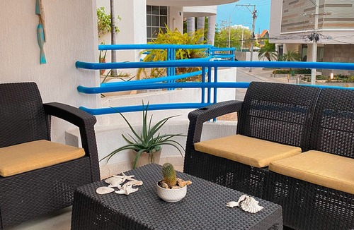 Urb Plenomar Apartment | Quiet Apartment one Block From the Beach