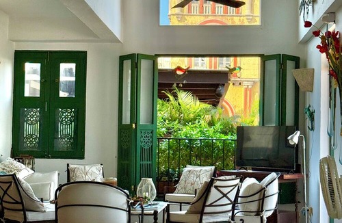 Centro Hotel | by Calamari Homes - El Porvenir