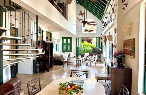 Centro Hotel | by Calamari Homes - El Porvenir