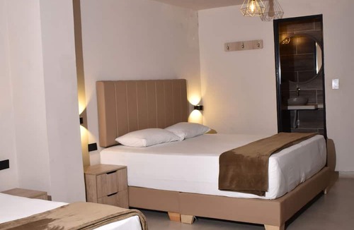 Villa Nueva Hotel | History Center Hotel