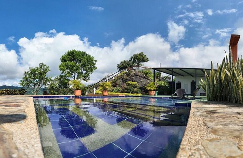 La Mesa Villa | finca la Roca