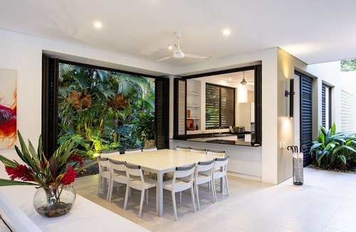 Anapoima House | Yeguas Z77 by Wynwood House
