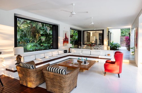 Anapoima House | Yeguas Z77 by Wynwood House