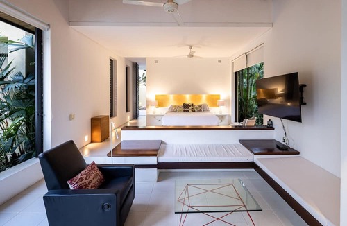 Anapoima House | Yeguas Z77 by Wynwood House