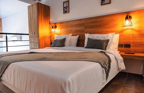 Villeta Apartment | Central Suites by H&R