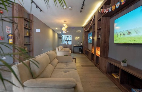 Barrios Unidos Hotel | XLiving Host & Rooms