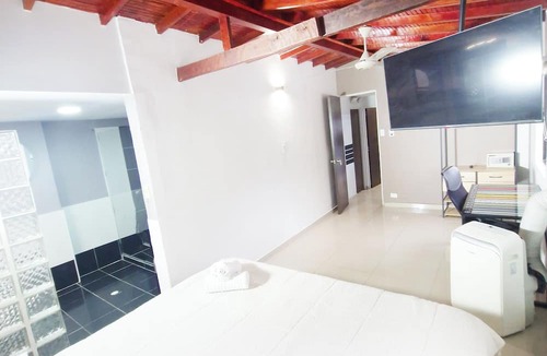 Zona Rosa Apartment | PROMO 18 BDRM Building, Pool+ 5Jacuzzis at Poblado