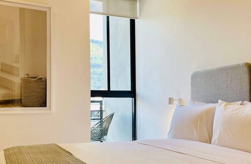 Chico Norte Apartment | w Amazing 1BR With Balcony in Chico