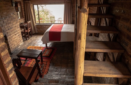 Aquitania Hotel | Hotel Refugio Pozo Azul