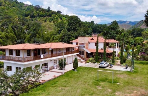 Piedecuesta Hotel | Hotel Finca Villa Nathaly