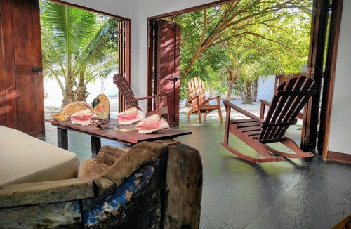 Tierra Bomba Island Bed & Breakfast | La Caracola Cartagena
