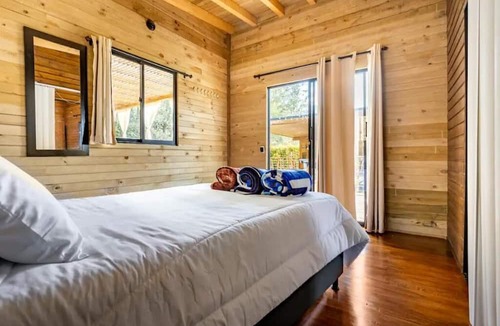 Guatape Cabin | Cabaña en Guatape 21 personas , jacuzzi, piscina, billar.