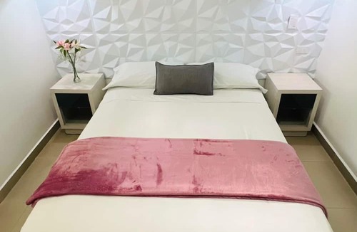 La Candelaria Hostel | Kromatic Hostel