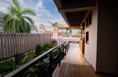 Cartagena Walled City Villa | Luxury 5BR House W Jacuzzi & Pool