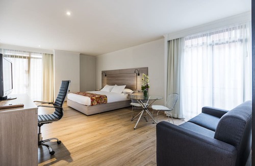 Financial District Hotel | Hotel Rosales Plaza
