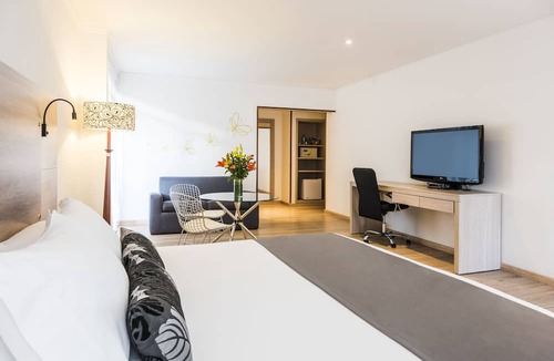 Financial District Hotel | Hotel Rosales Plaza