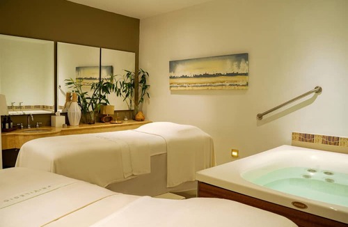 El Laguito Resort | Hilton Cartagena