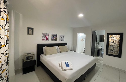 Zona Rosa Hostel | Hostal Lleras Calle 8 - Hostel