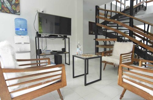 Apulo Hotel | YULUKA HOSTEL