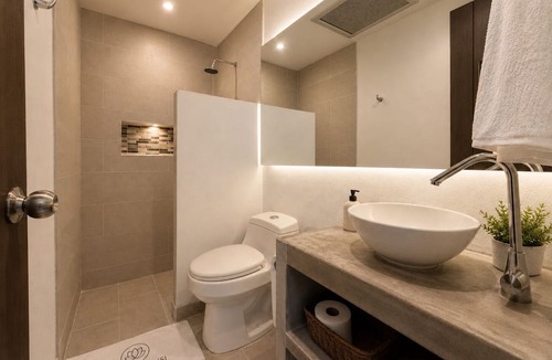Lejanias Hotel | Hotel Four20 Zensi - Meta