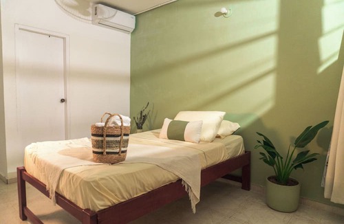 Urbanizacion Eliana House | Hostal Casa guayabal