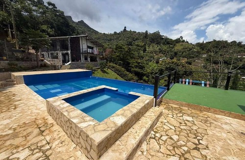 Copacabana House | Finca Los Laureles