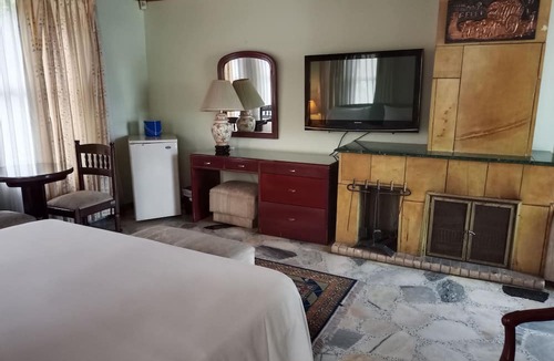 Pacho Hotel | Hotel California Pacho