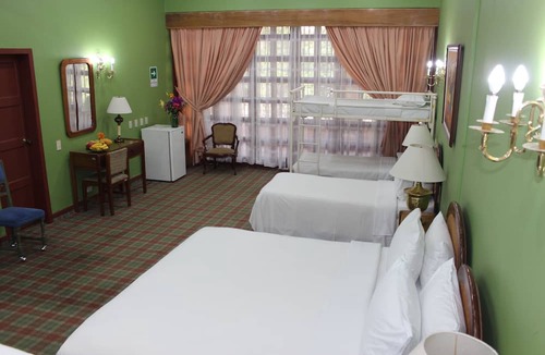 Pacho Hotel | Hotel California Pacho