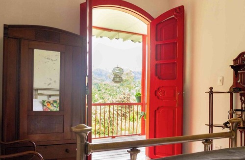 Manizales Cabin | Hacienda Venecia Main House & Coffee Lodge