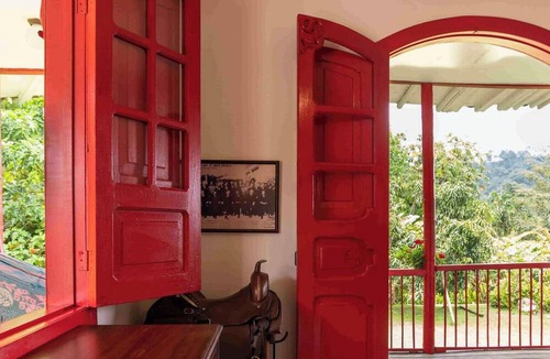 Manizales Cabin | Hacienda Venecia Main House & Coffee Lodge
