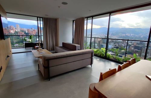 Lalinde Apartment | El Poblado, Medellín - Private Hot Tub & Balcony - 3BR - View - Wake 1111!