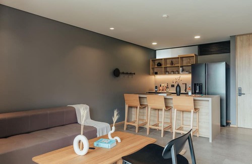 Las Lomas I Apartment | Provenza - Private Balcony & Hot Tub - Pool - Deluxe - Wake 1115