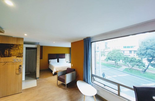 Santa Ana Apartment | Viaggio Teleport Suites