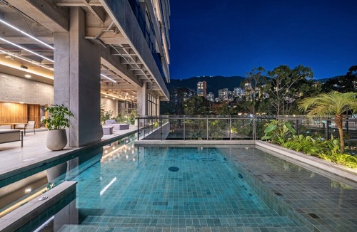 Las Lomas I Apartment | uxury 1BR Apt with private Balcony & Jacuzzi