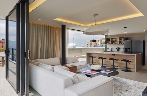 Las Lomas I Apartment | Wake Living