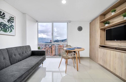El Tesoro Apartment | Oslo 2411 · New 24th floor Apt - city view