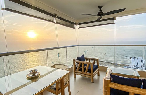 El Laguito Apartment | Luxury Beachfront, Balcony & breathtaking views in Bocagrande/Laguito, Floor 29