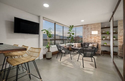La Aguacatala Apartment | Alcazar Oviedo 502 · Luxury 1BR Apartment near Oviedo with AC