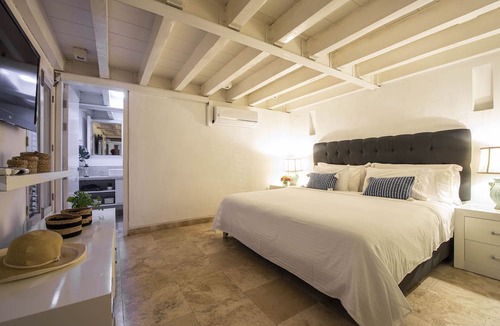 Centro Apartment | Santos de Piedra Exclusive Home