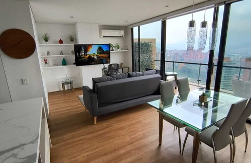 Las Lomas I Condo | ★18th Floor★Coolest building in Medellin★RoofTop Pool/Jacuzzi/Gym★Amazing Views★
