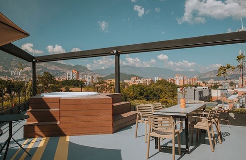 Laureles Apartment | Outstanding Rustic Flat in the center of Laureles