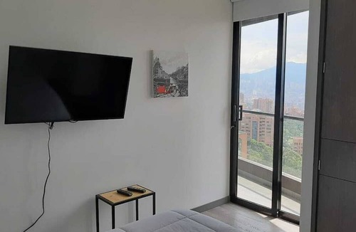 El Poblado Apartment | ☆Contemporary Apartment with all Amenities in Balsos with City View/1AC☆
