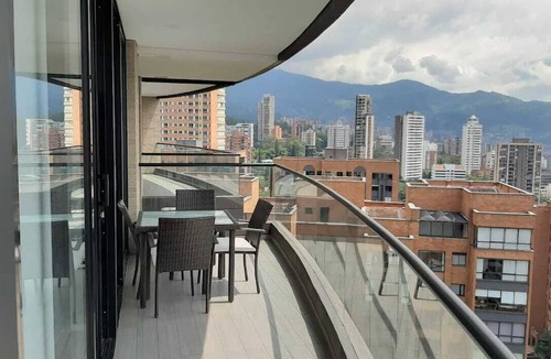 El Poblado Apartment | ☆Contemporary Apartment with all Amenities in Balsos with City View/1AC☆