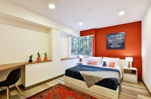 La Florida Apartment | Homey Atmosphere 3BR Flat steps from Provenza with A/C