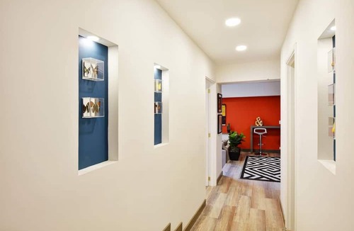 La Florida Apartment | Homey Atmosphere 3BR Flat steps from Provenza with A/C