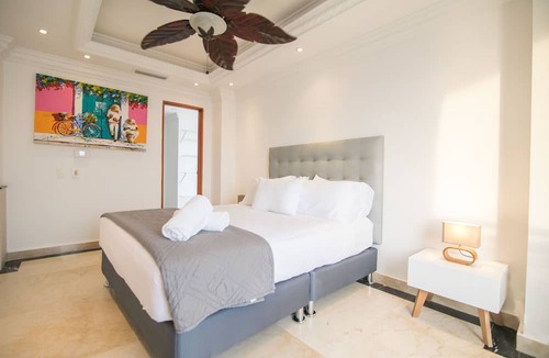 El Laguito Apartment | Luxury 8 Bedroom Penthouse with Private Jacuzzi