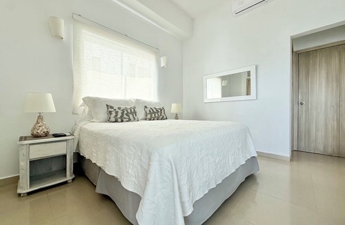 El Laguito Apartment | Charming Lovely view Beach Pool 702