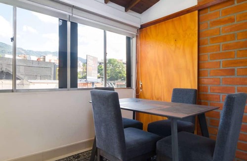 El Tesoro Apartment | Hot Tub Studio Off Calle 10 in poblado AC Two Flat Screens King Bed Foam Mattress