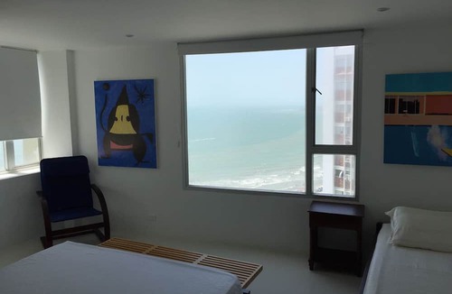 El Laguito Apartment | Spacious And Stylish Oceanfront Apartment