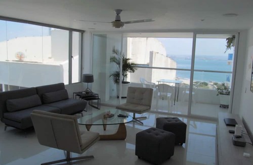 El Laguito Apartment | Spacious And Stylish Oceanfront Apartment